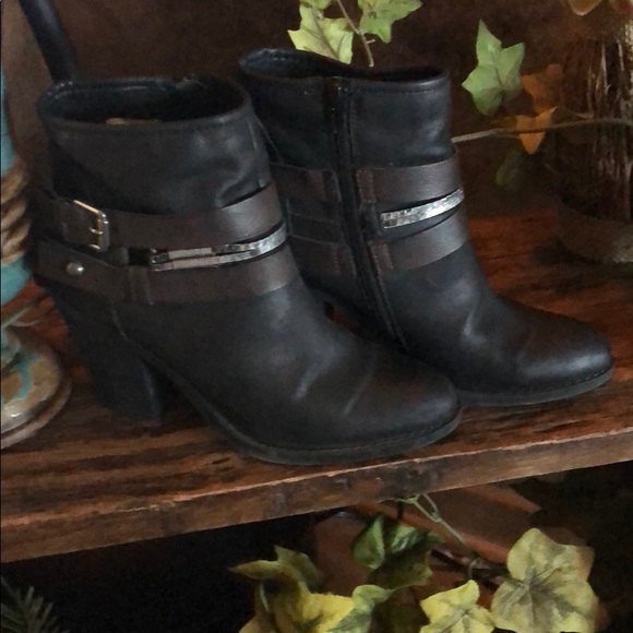 Booties. Like New💕 - Picture 1 of 8